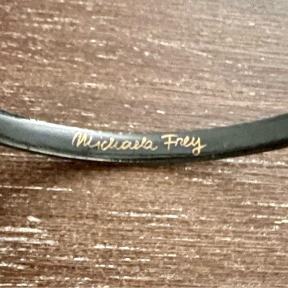 Michaela Frey Signed Bangle Bracelet Blue & Purple Design. Preowned. - Picture 2 of 5